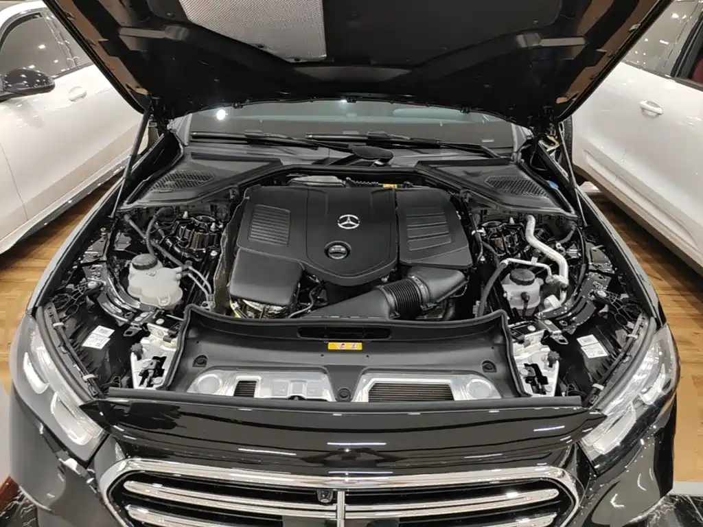 Mercedes-Benz E-Class — миниатюра 20