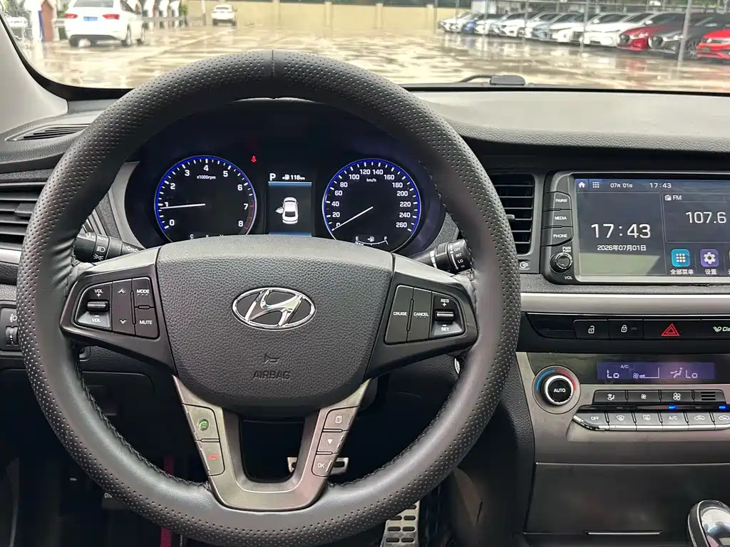 Hyundai Mistra 2017 1.6T AT Flagship TOP V