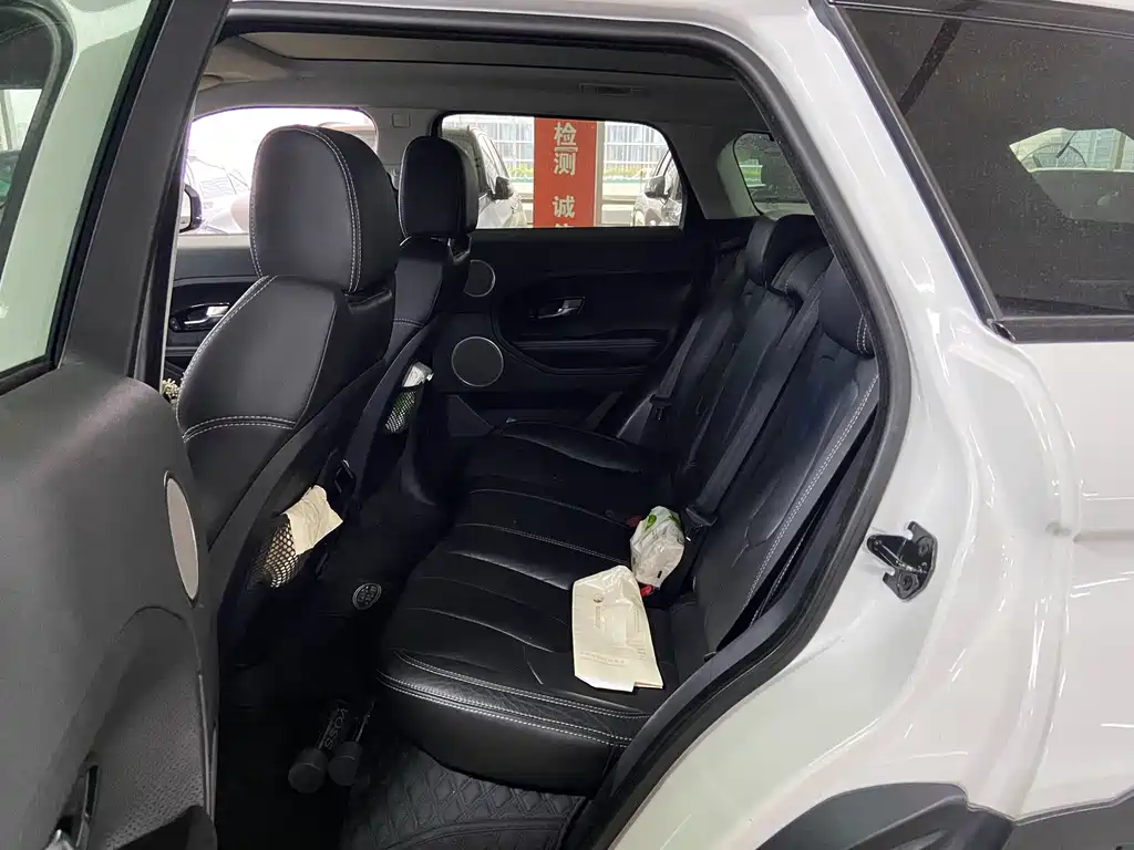 Land Rover Evoque (Import) — миниатюра 12