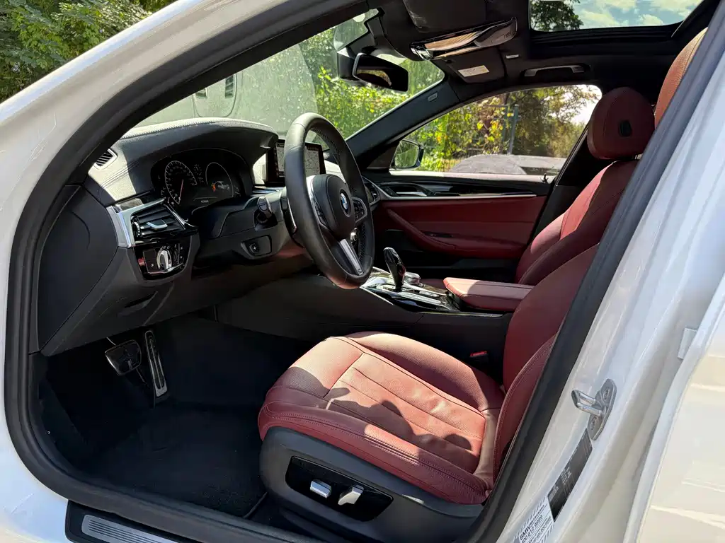 BMW 5 Series — миниатюра 26