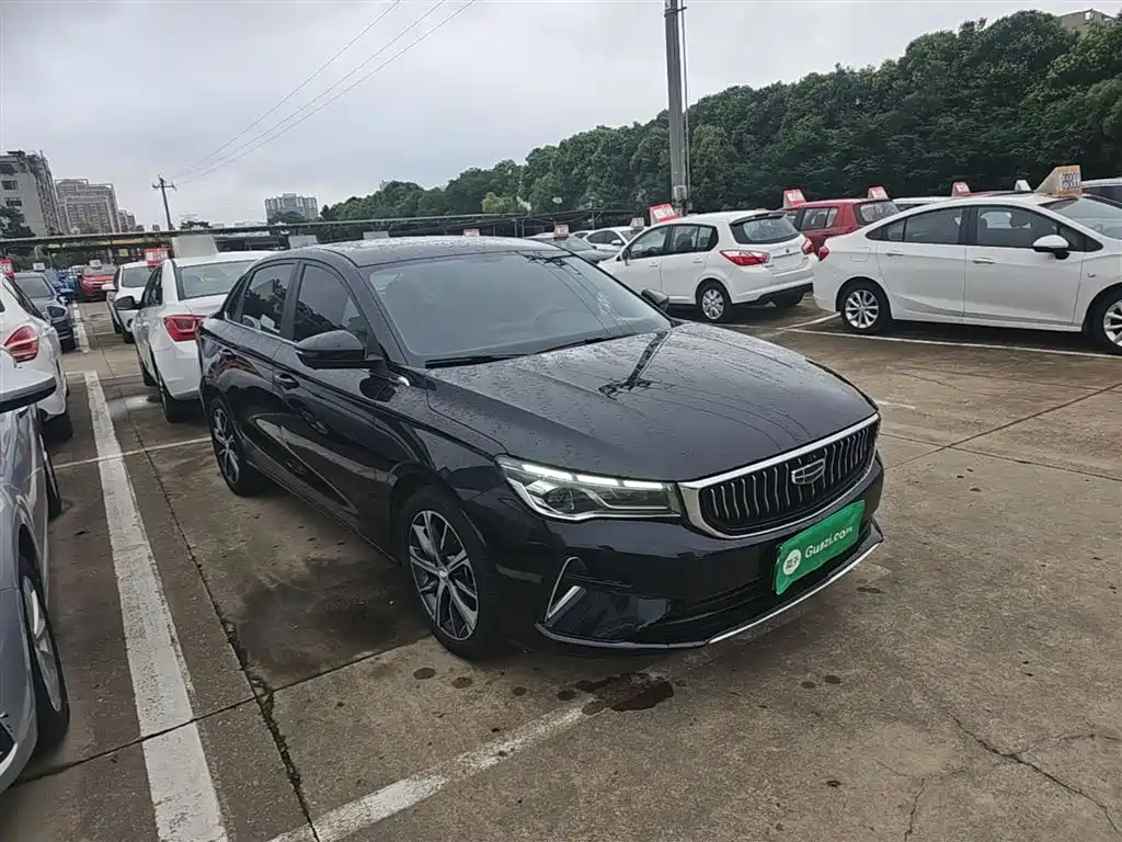 Geely Emgrand 2022 4 1.5L CVT Luxury