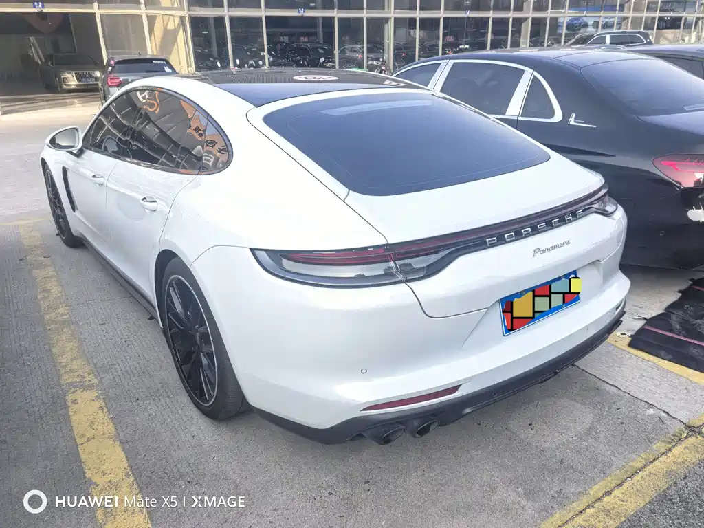 PORSCHE PANAMERA
