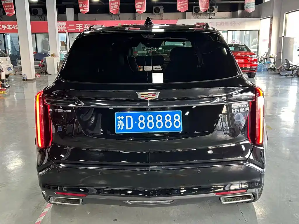 Cadillac XT5 2025 — фото 17