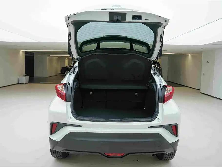 Toyota C-HR 2018 2.0L Lead VI