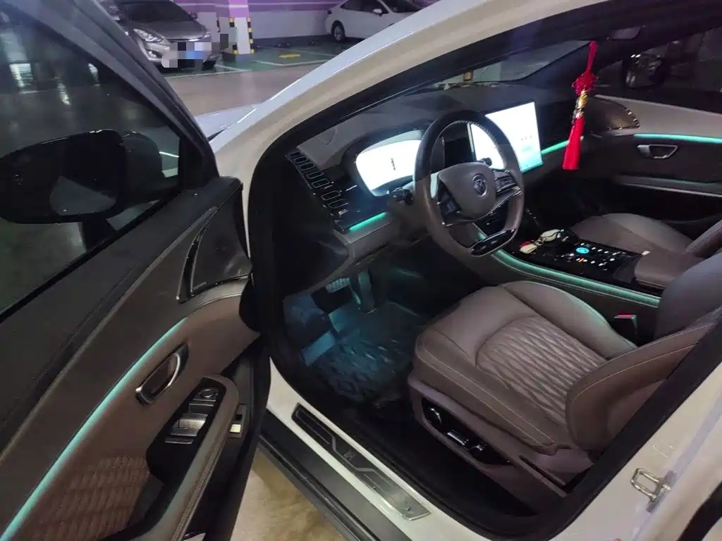 BYD Han — миниатюра 14