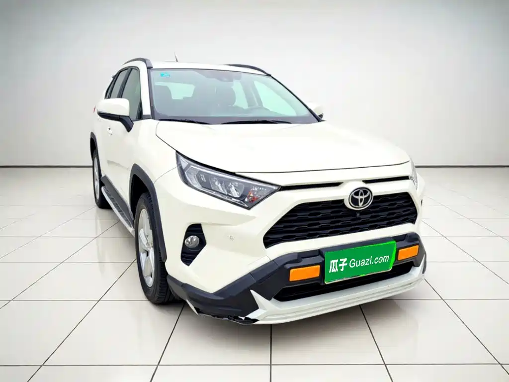 Toyota RAV4 — миниатюра 3