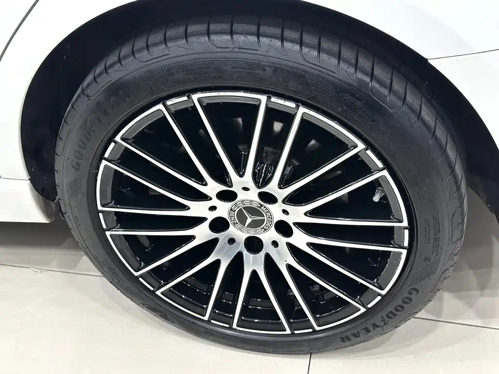 Mercedes-Benz C-Class — миниатюра 20