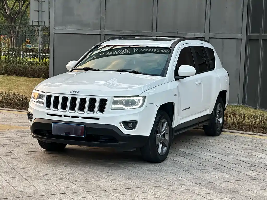 Jeep Compass (Import) 2015