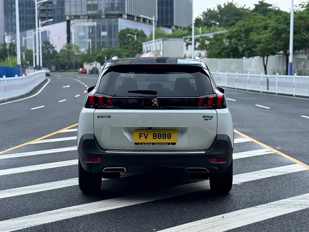 Peugeot 5008 2019 380THP 7 мест Luxury GT