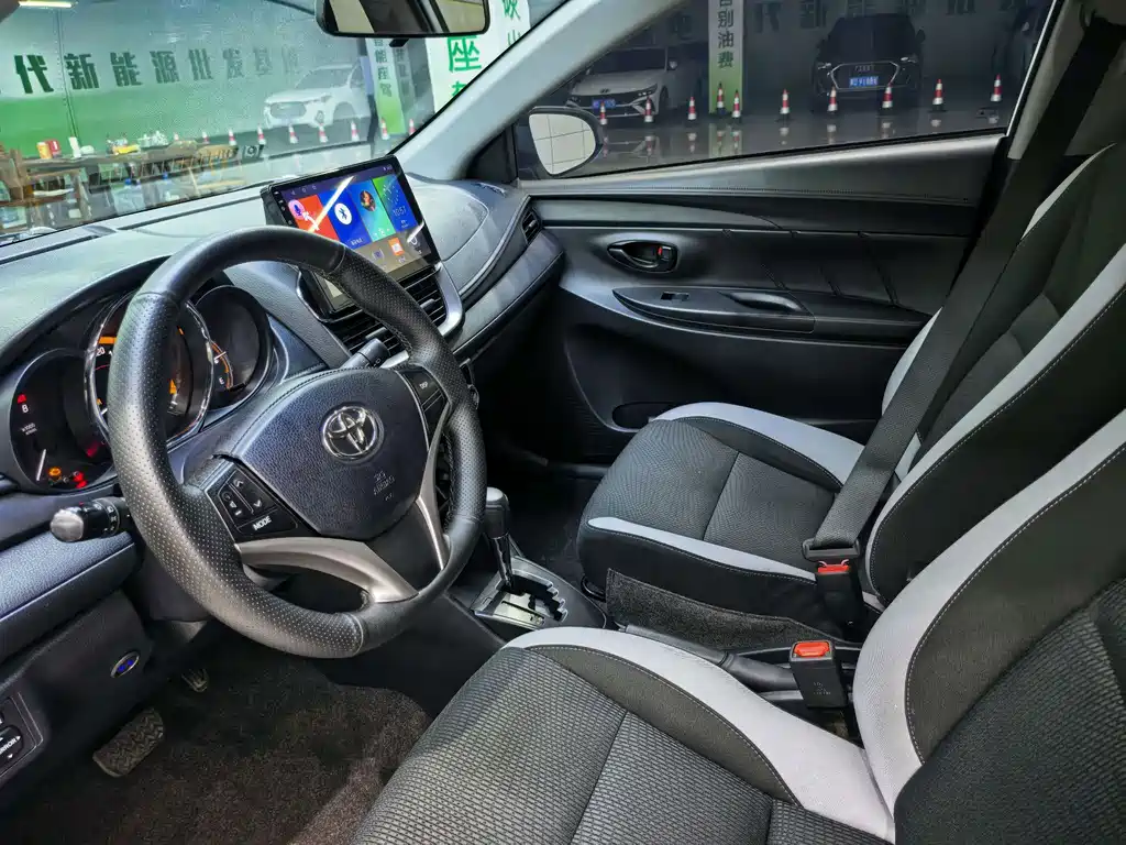 Toyota Yaris L — миниатюра 12