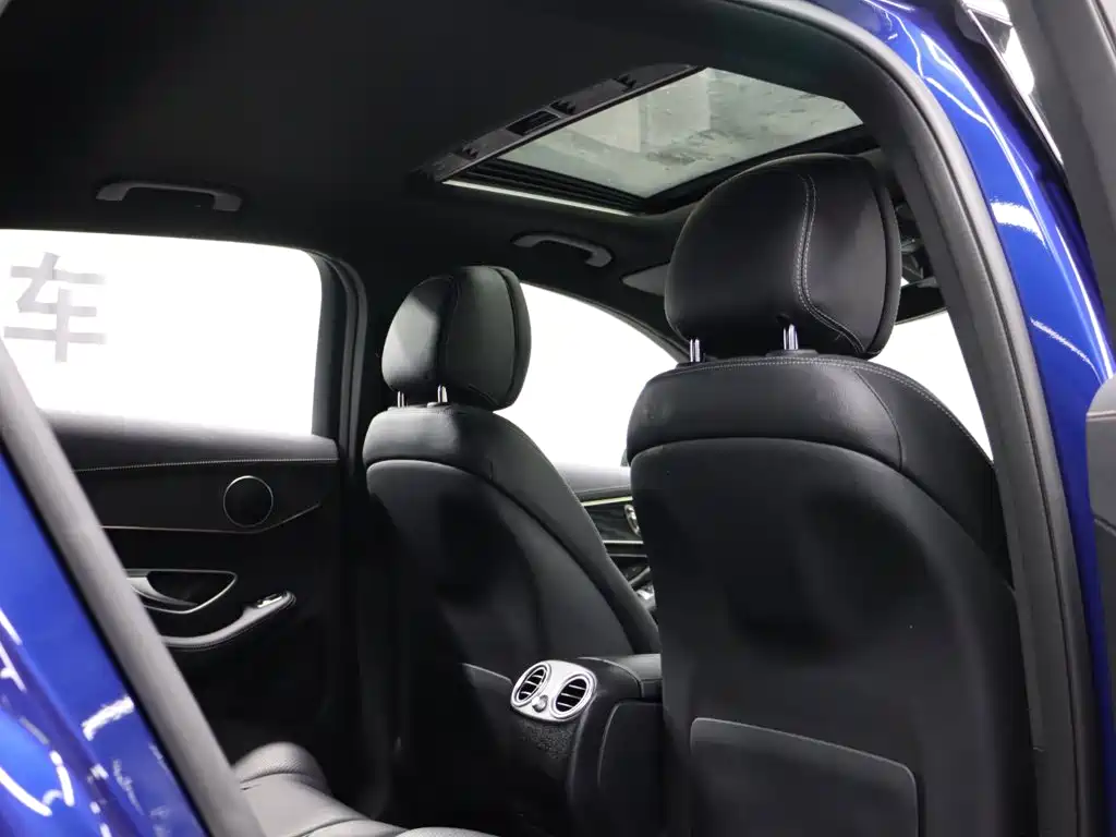 Mercedes-Benz EQC — миниатюра 23