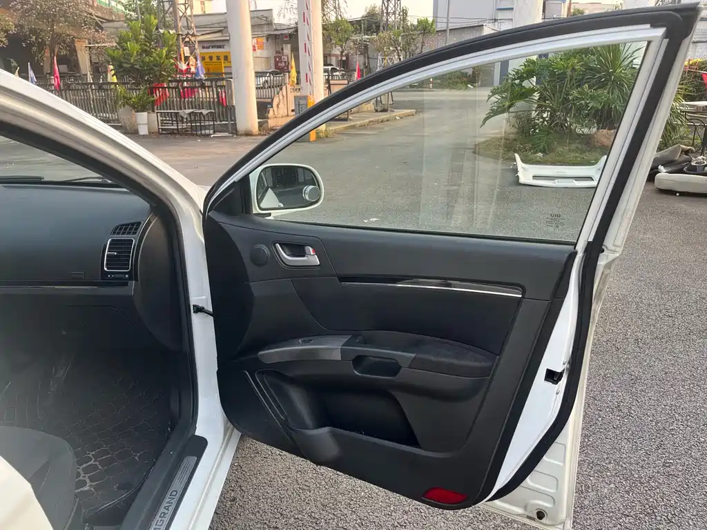 Geely Emgrand Classic — миниатюра 12