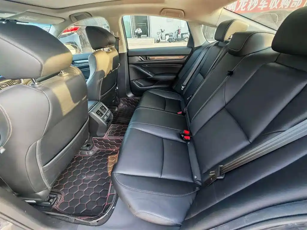 Honda Accord — миниатюра 6