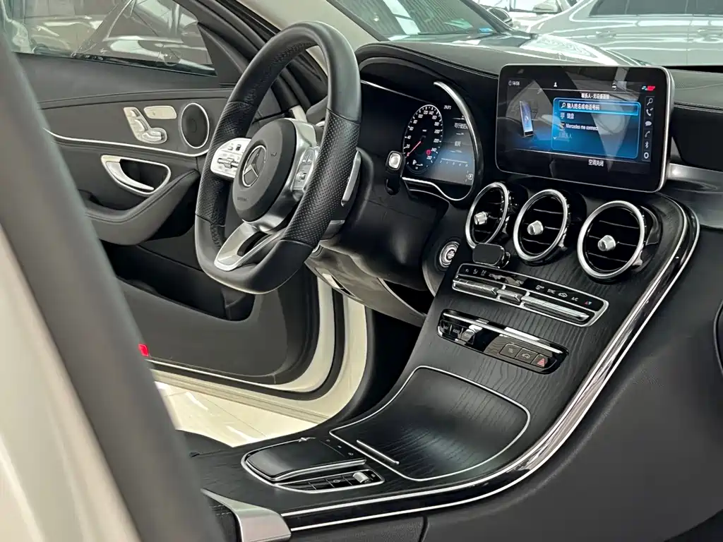 Mercedes-Benz C-Class — миниатюра 11