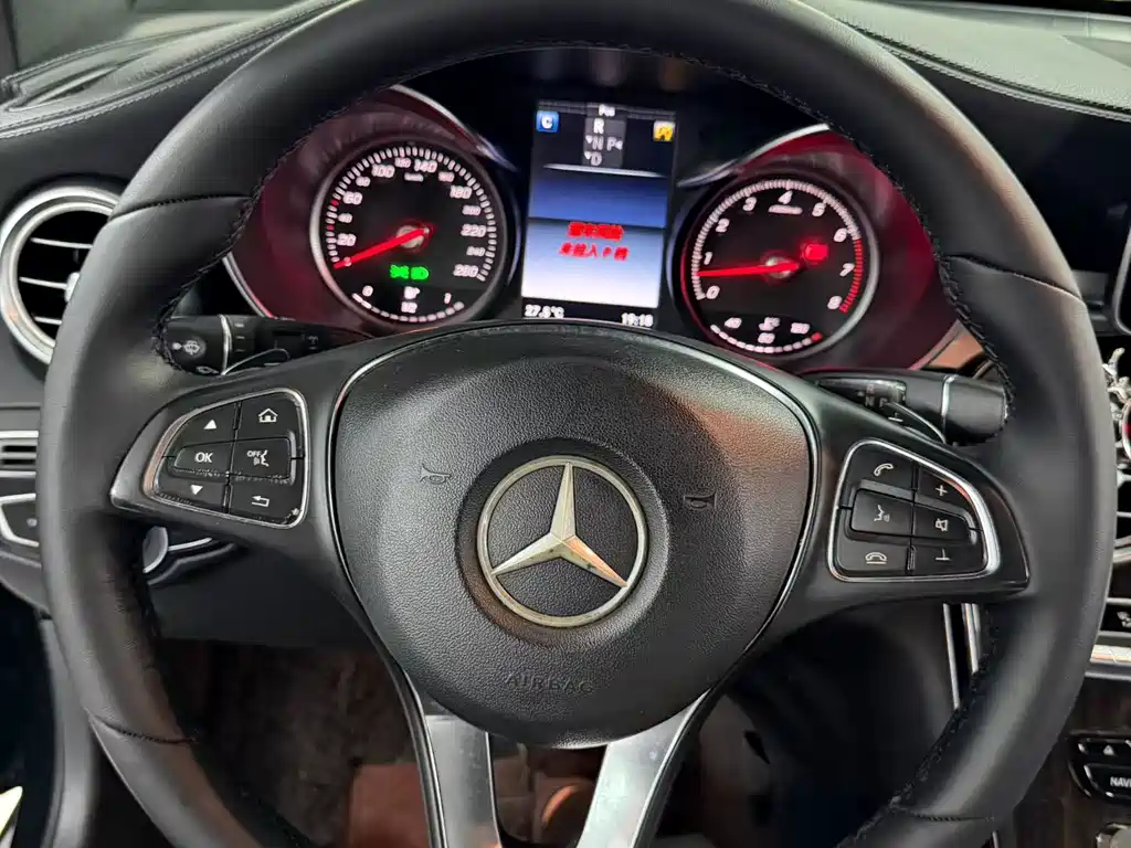 Mercedes-Benz GLC 2017 GLC 260 4MATIC