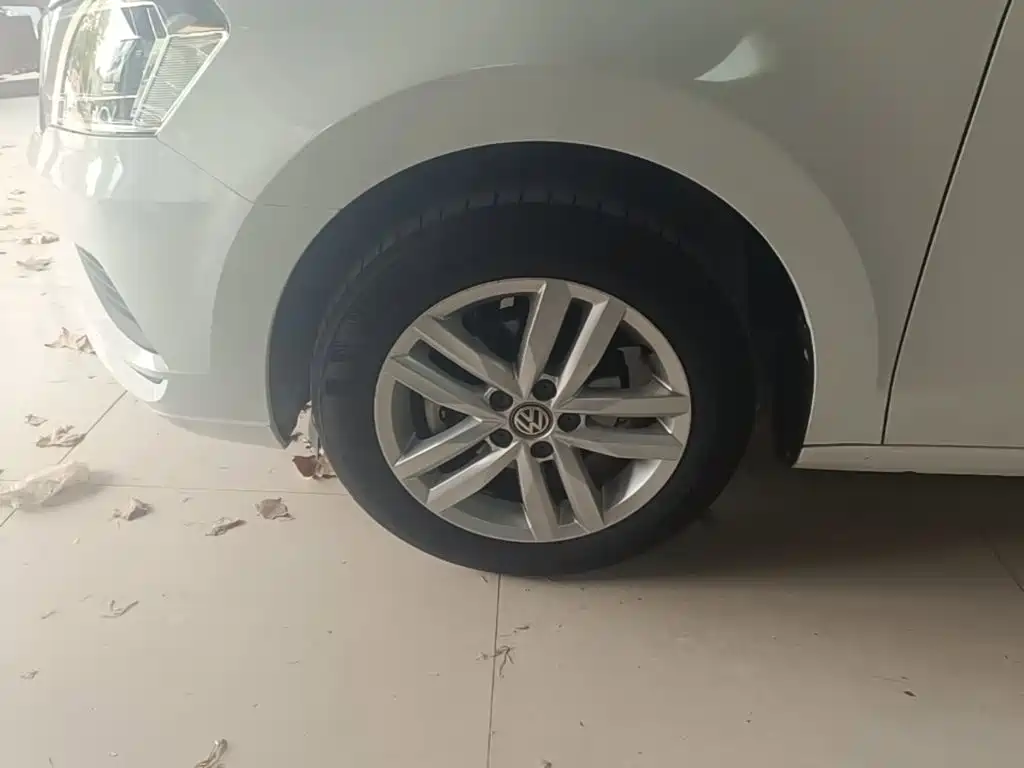 Volkswagen Jetta — миниатюра 23