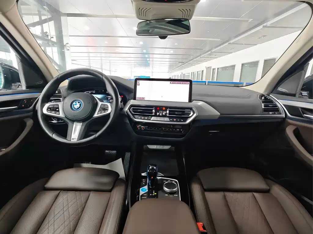 BMW iX3 — миниатюра 14
