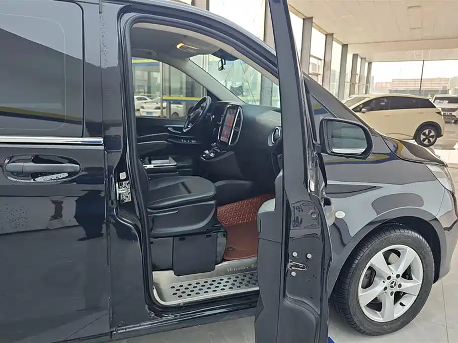 Mercedes-Benz Vito 2020 2.0T Elite 7 мест