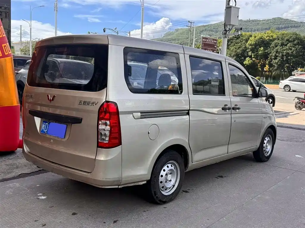 Wuling RongguangV V 2018 1.5L