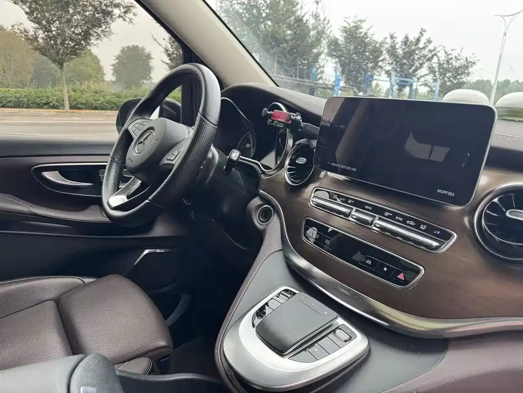 Mercedes-Benz V-Class — миниатюра 6