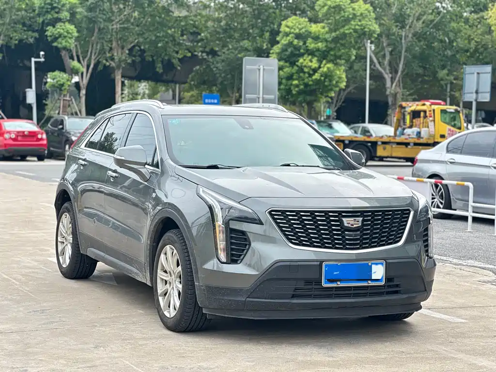 CADILLAC  XT4