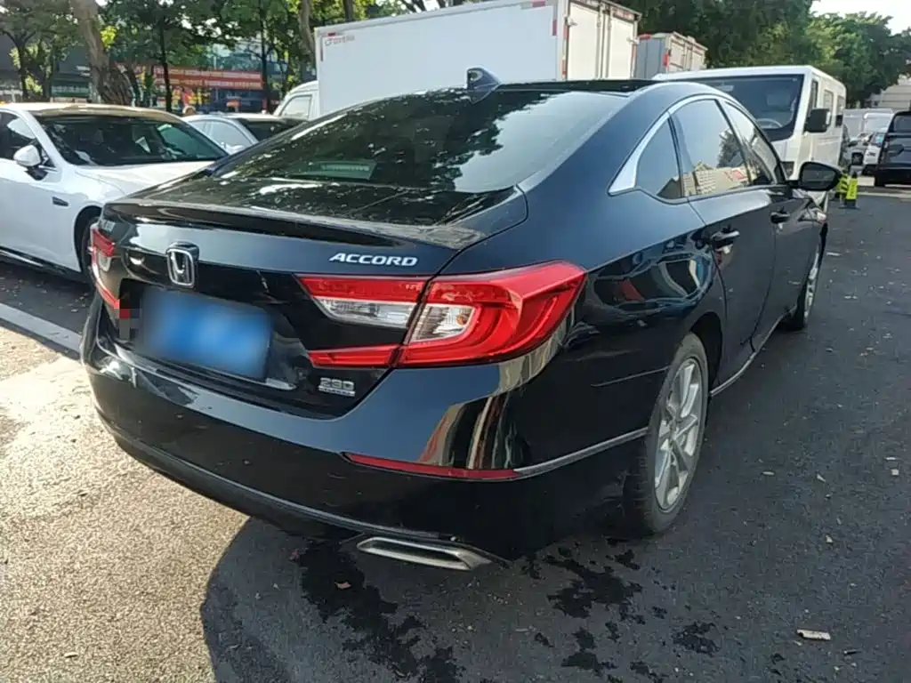 Honda Accord — миниатюра 7