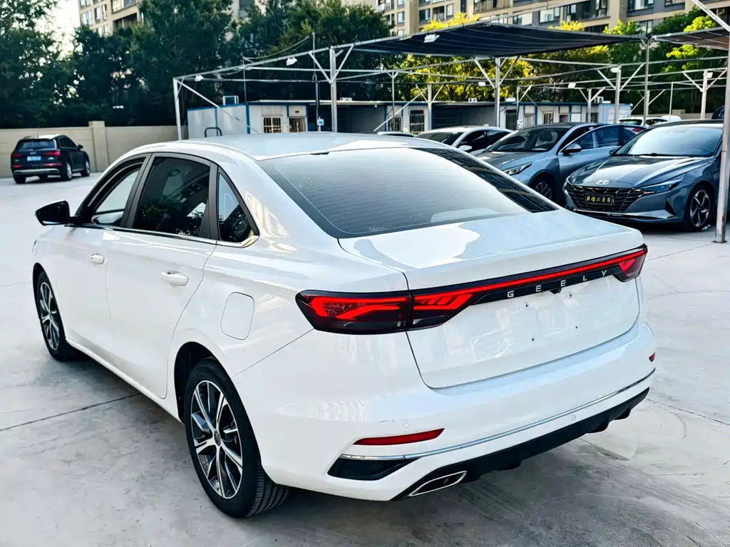 Geely Emgrand — миниатюра 13