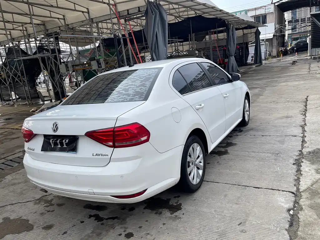 Volkswagen Lavida — миниатюра 5