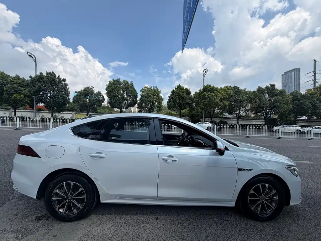 BYD Qin PLUS — миниатюра 3
