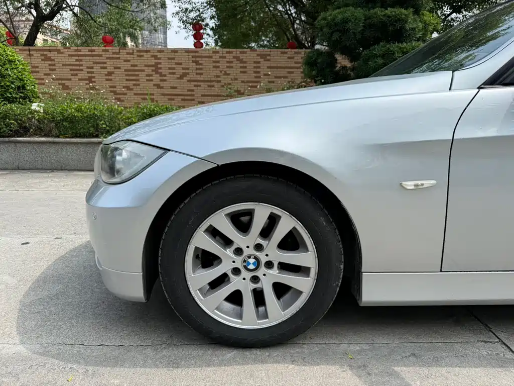 BMW 3 Series 3 2005 E90 320i