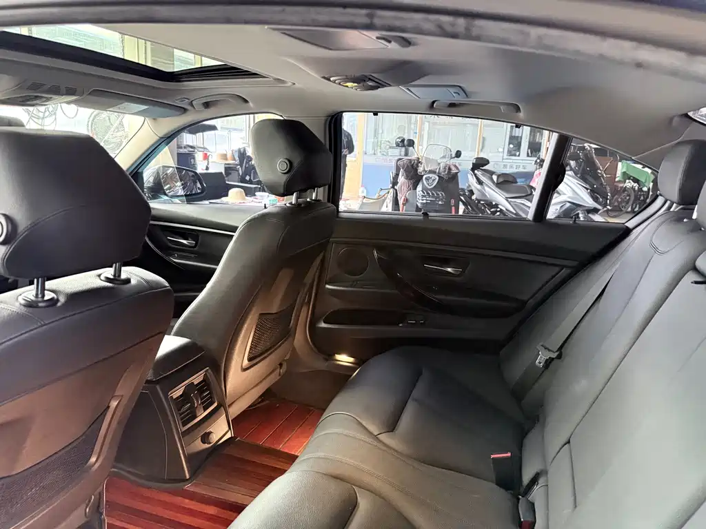 BMW 3 Series — миниатюра 11