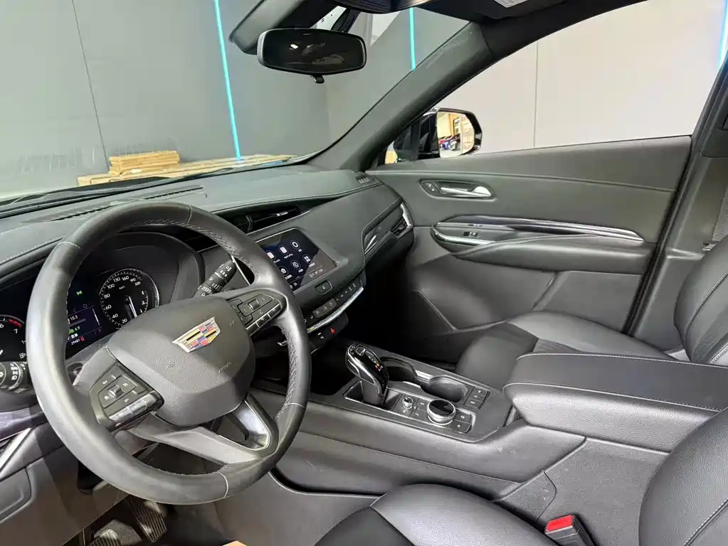 Cadillac XT4 — миниатюра 11