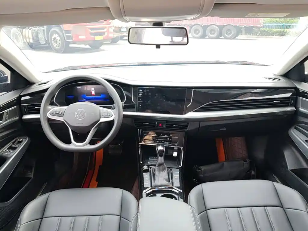 Volkswagen Passat PHEV — миниатюра 10