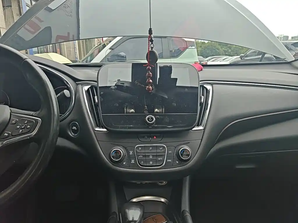 Chevrolet Malibu XL — миниатюра 13