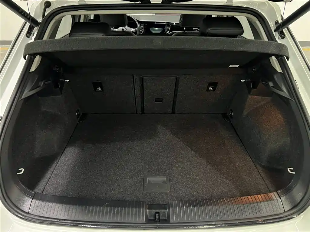 VOLKSWAGEN T ROC EXPLORING SONGS