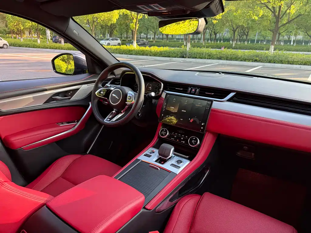Jaguar F-PACE — миниатюра 15