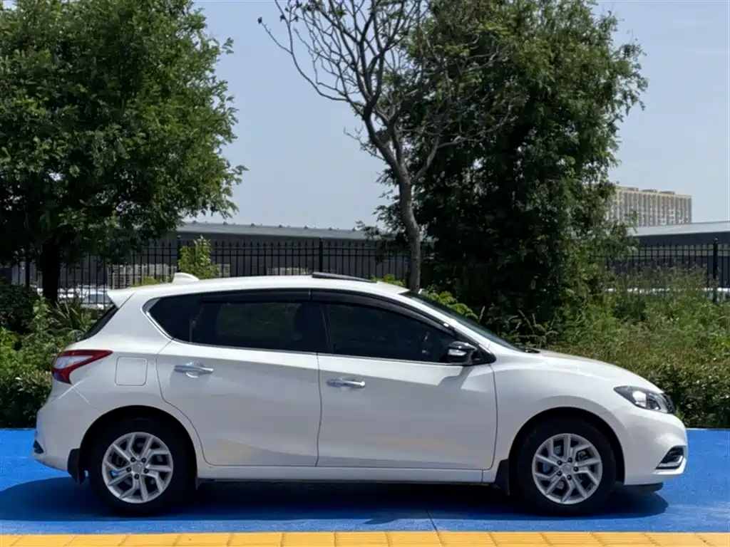 Nissan Tiida 2021 1.6L CVT