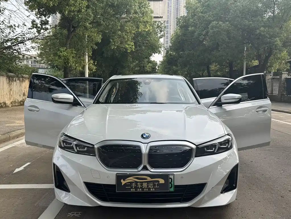 BMW i3 2024 eDrive 35 L