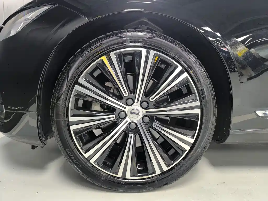 Volvo S90 — миниатюра 16