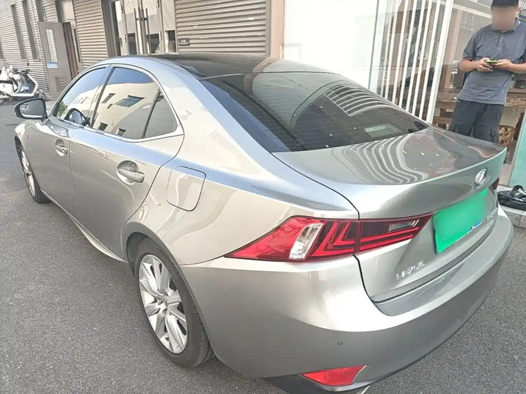 Lexus IS — миниатюра 5