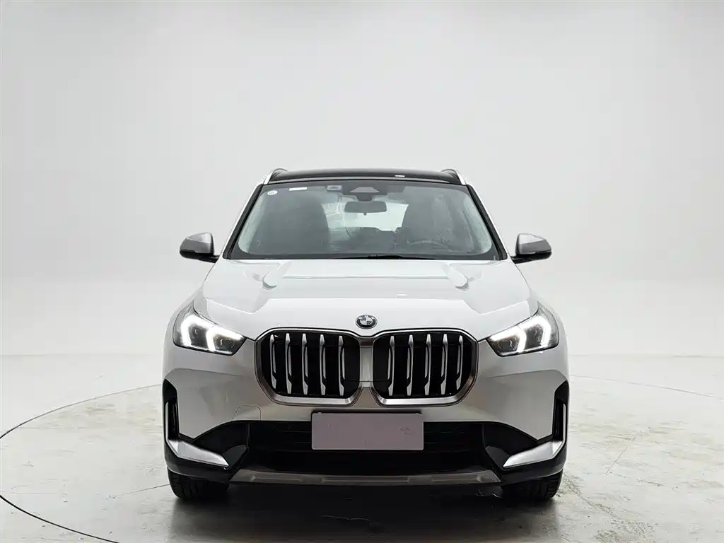 BMW X1 - фото 2