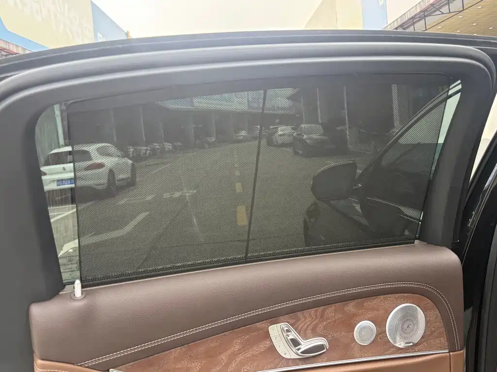 Mercedes-Benz E-Class — миниатюра 9