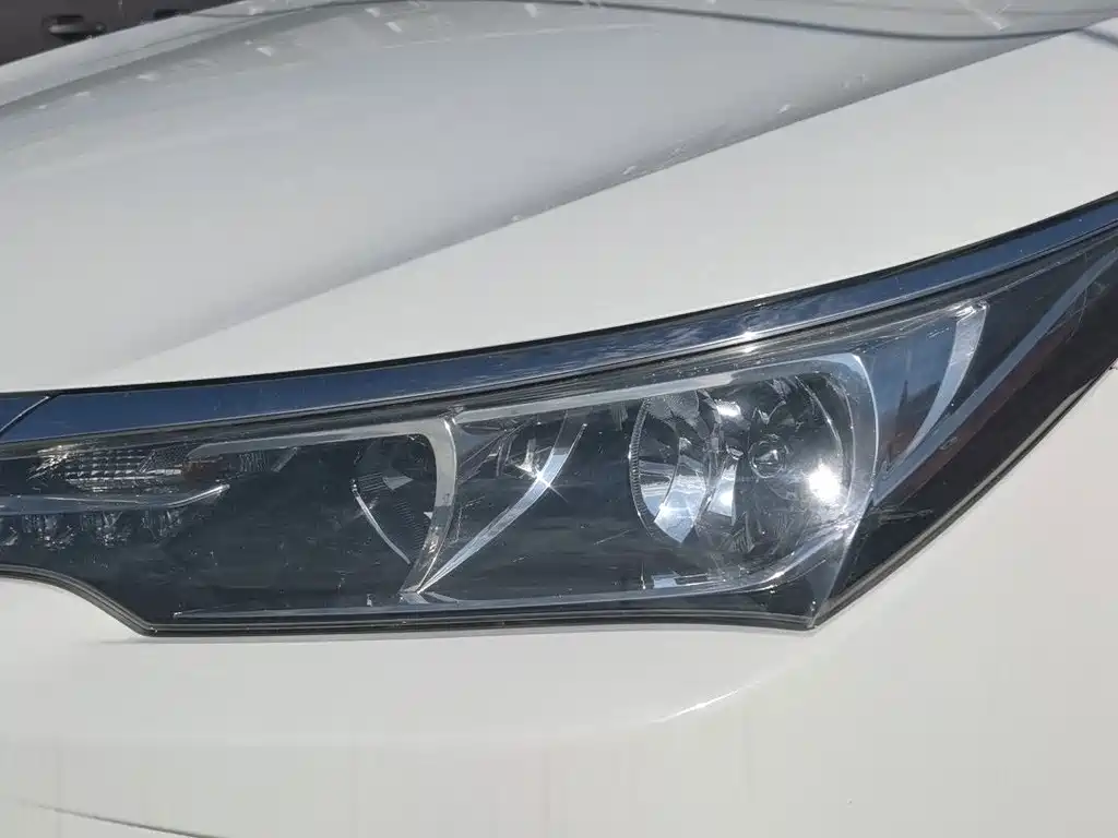Toyota Corolla — миниатюра 10