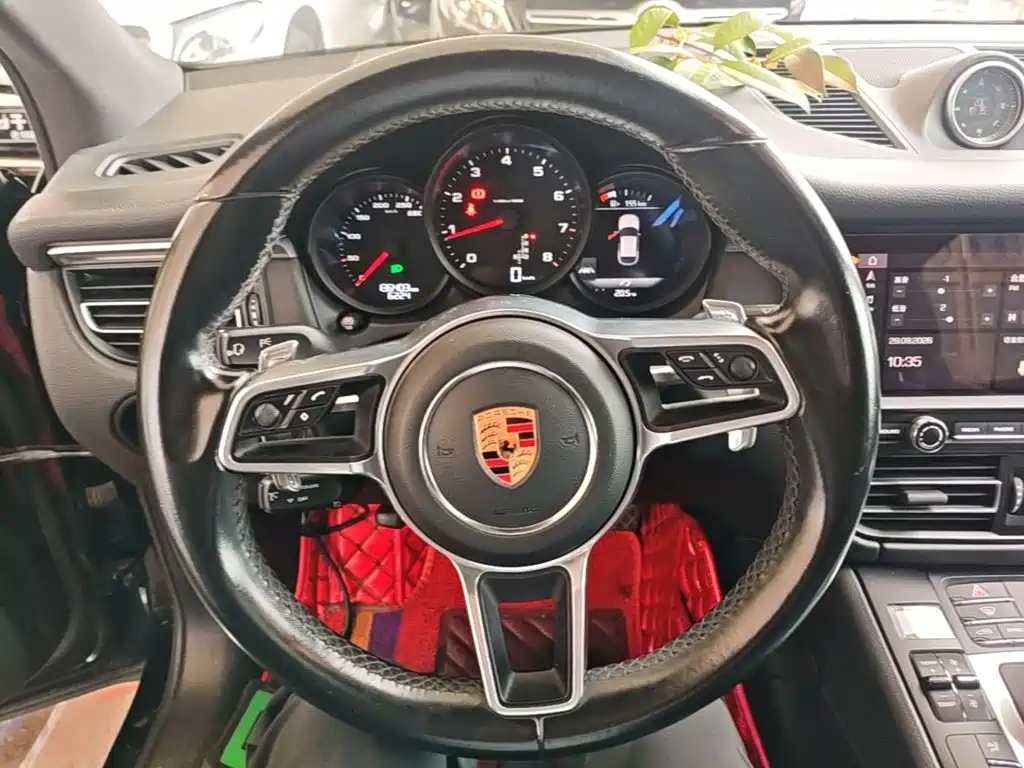 Porsche Macan — миниатюра 11