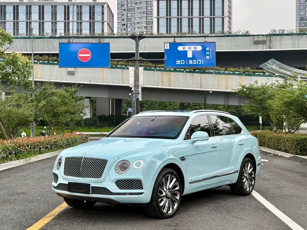 Bentley Bentayga 4.0T V8, фото 2