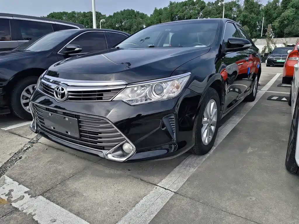 Toyota Camry — миниатюра 2