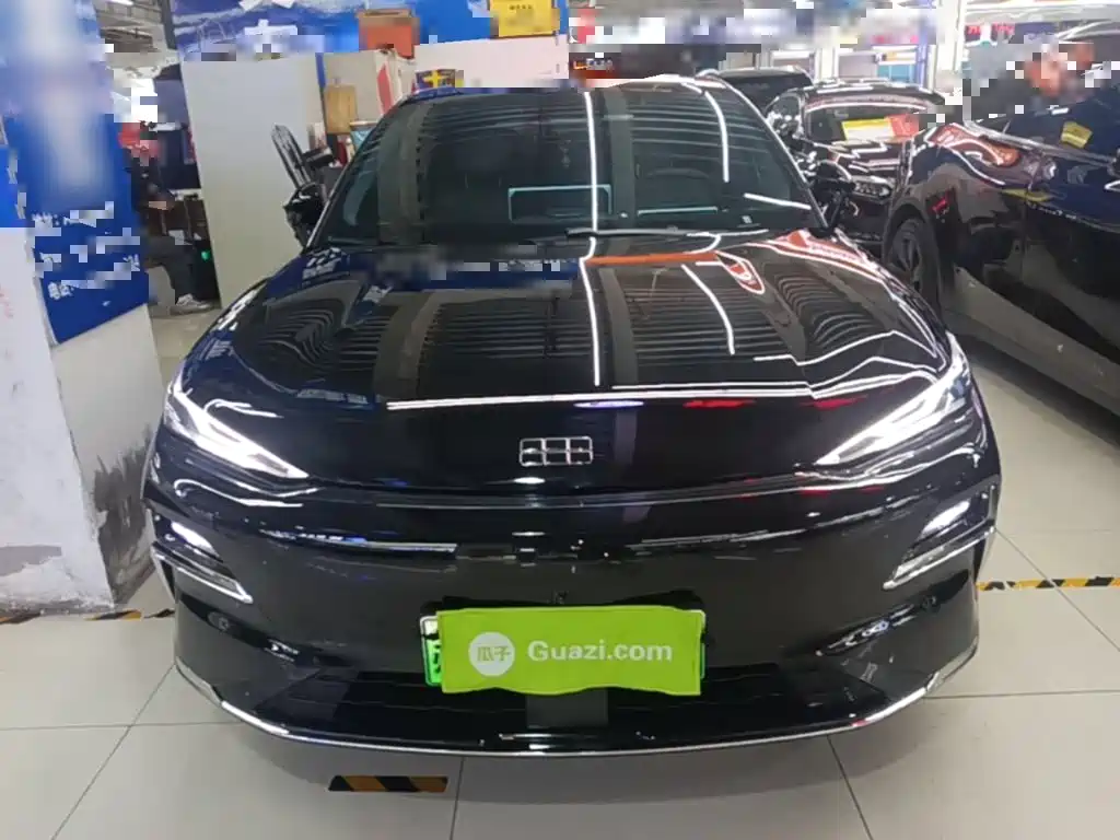 Geely Galaxy Galaxy 8 8 2025 130km EM-P