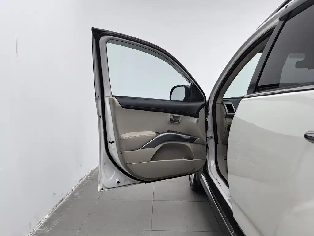 Mitsubishi Outlander (Import) — миниатюра 8