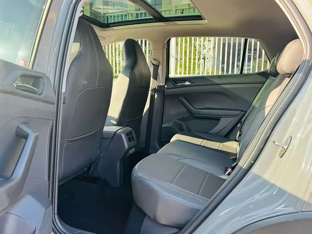 Volkswagen T-Cross — миниатюра 6