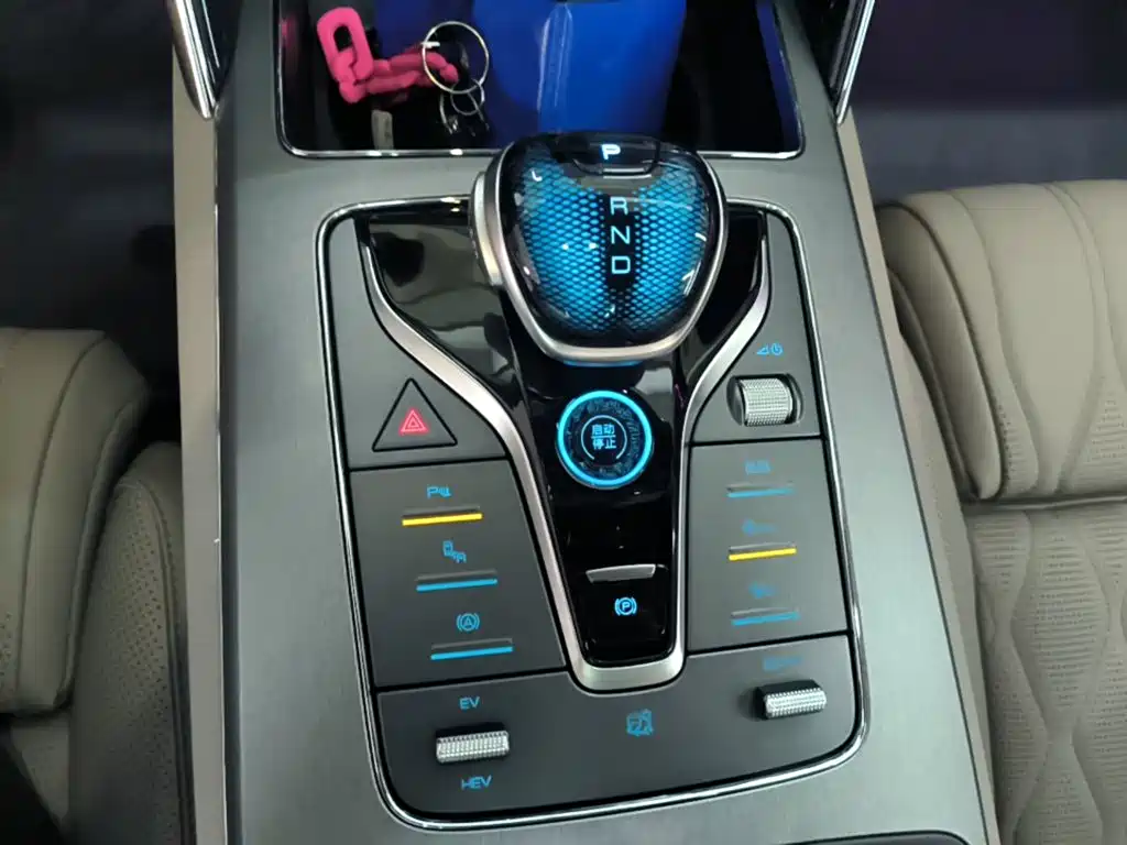 BYD Tang New Energy — миниатюра 14